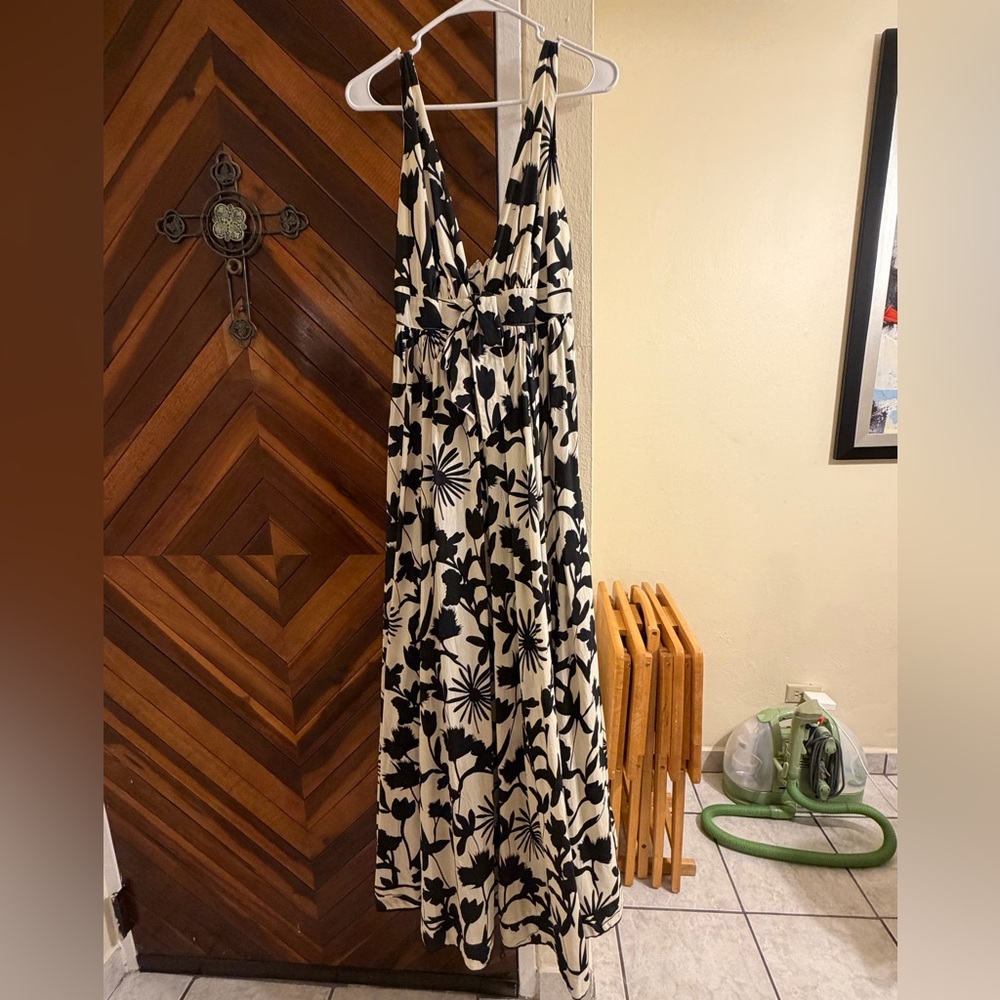 Aakaa Black and White Floral Maxi Dress